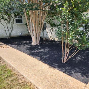 Dbar3 Landscaping Construction - Bed Cleanup and Mulch - Landscaping Near Me