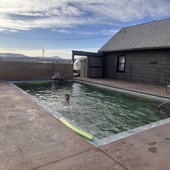 Hunter's Hot Springs - Hot spring - Hotels Near Me - Lakeview, Oregon