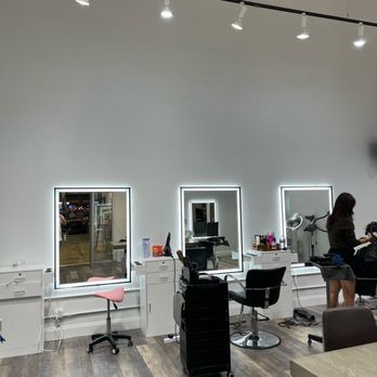 Salon Ombre - All new Mirrors - Hair Salons Near Me - Orlando, Florida Salon Ombre - All new Mirrors - Hair Salons Near Me - Orlando, Florida