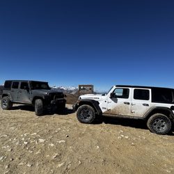 Colorado Outback Adventures - Jeeps and Mountains