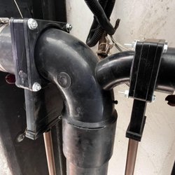 Allied Trailer Supply - Easily accessible gate valves on the underside, rear center of the trailer