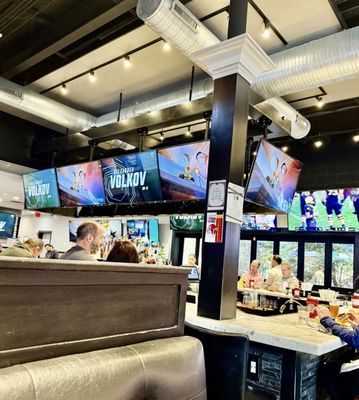 Quincy’s Potomac Bar & Grille by null