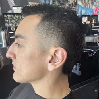 Floyd's 99 Barbershop - Barbers Near Me - Austin, Texas