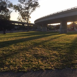 Grove Shafter Park - No one here at 7 pm