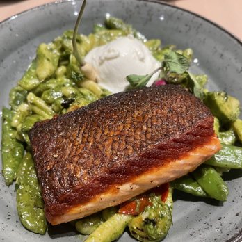 The Bistro Edgewood - Primavera with seared salmon steak - New American Near Me - Stateline, Nevada The Bistro Edgewood - Primavera with seared salmon steak - New American Near Me - Stateline, Nevada