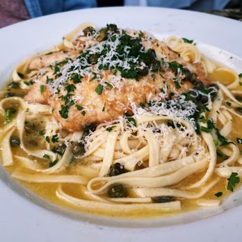Consiglio's Restaurant - Chicken Piccata - Italian Near Me - New Haven, Connecticut Consiglio's Restaurant - Chicken Piccata - Italian Near Me - New Haven, Connecticut