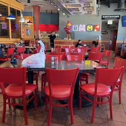 Red Robin Gourmet Burgers and Brews