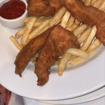 21 Oceanfront - Kids Chicken fingers and fries - New American Near Me - Newport Beach, California