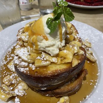 Green Eggs Cafe - Salted Caramel and Banana French Toast - Breakfast & Brunch Near Me - philadelphia, Pennsylvania Green Eggs Cafe - Salted Caramel and Banana French Toast - Breakfast & Brunch Near Me - philadelphia, Pennsylvania