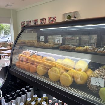 Calidum Cafe - Cafes Near Me - Burbank, California