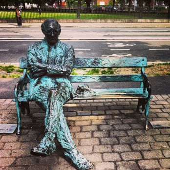 Patrick Kavanagh Statue - Silent Beauty. - Landmarks & Historical Buildings Near Me - Dublin, D