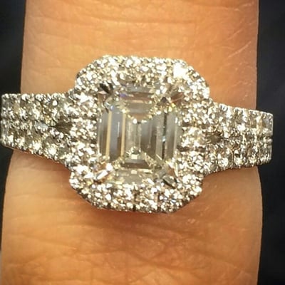 MALLOVE’S JEWELERS - Updated August 2024 - 13 Photos - 262 Boston Post