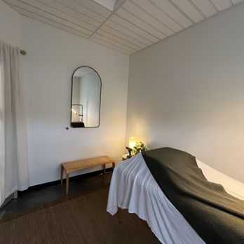 Posh Skin & Lashes - New Treatment Room in Jupiter ! - Eyelash Service Near Me - Jupiter, Florida Posh Skin & Lashes - New Treatment Room in Jupiter ! - Eyelash Service Near Me - Jupiter, Florida
