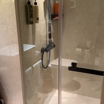 九龍海逸君綽酒店 - Shower - Hotels Near Me - Hong Kong, HK 九龍海逸君綽酒店 - Shower - Hotels Near Me - Hong Kong, HK