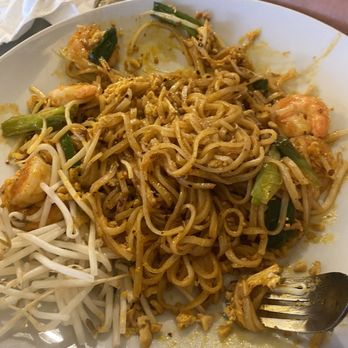 Basil Thai Bistro - Pad Thai - Thai Near Me - San Diego, California