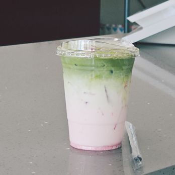 Deluna Dessert Cafe - Strawberry Matcha Latte - Bubble Tea Near Me - Sacramento, California
