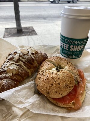 'L' Cafecito Jumping Bean by null