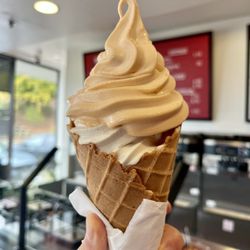 Yogurt Deluxe - Pumpkin Pie, Graham Cracker