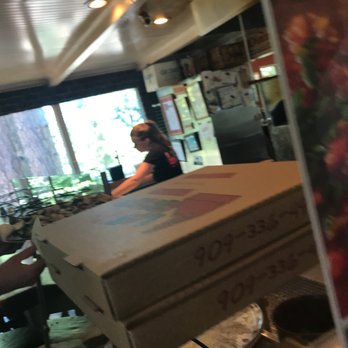 LouEddie's Pizza - Pizza Near Me - Skyforest, California LouEddie's Pizza - Pizza Near Me - Skyforest, California