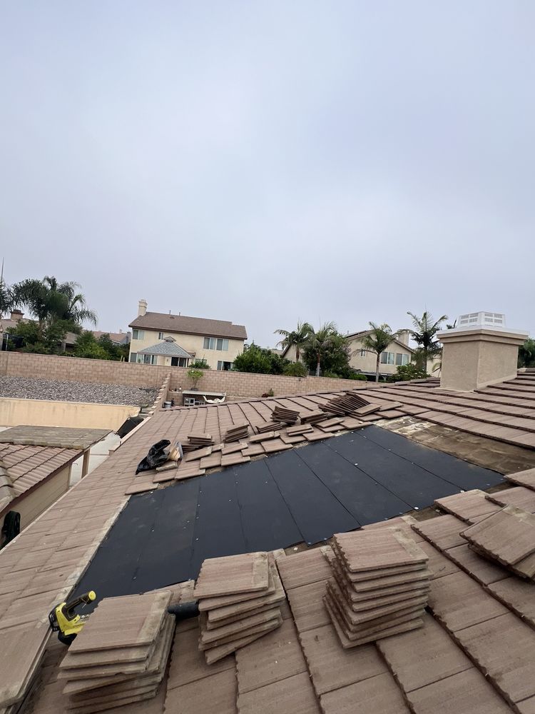 Slide of J & R Elite Roofing