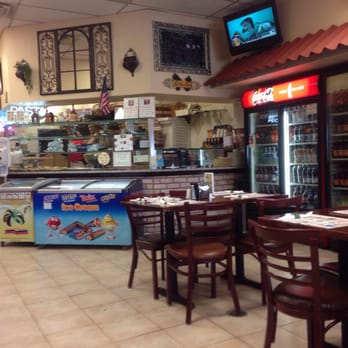 Giuseppes Trattoria - Inside of pizza restaurant. - Pizza Near Me - Chester, New Jersey