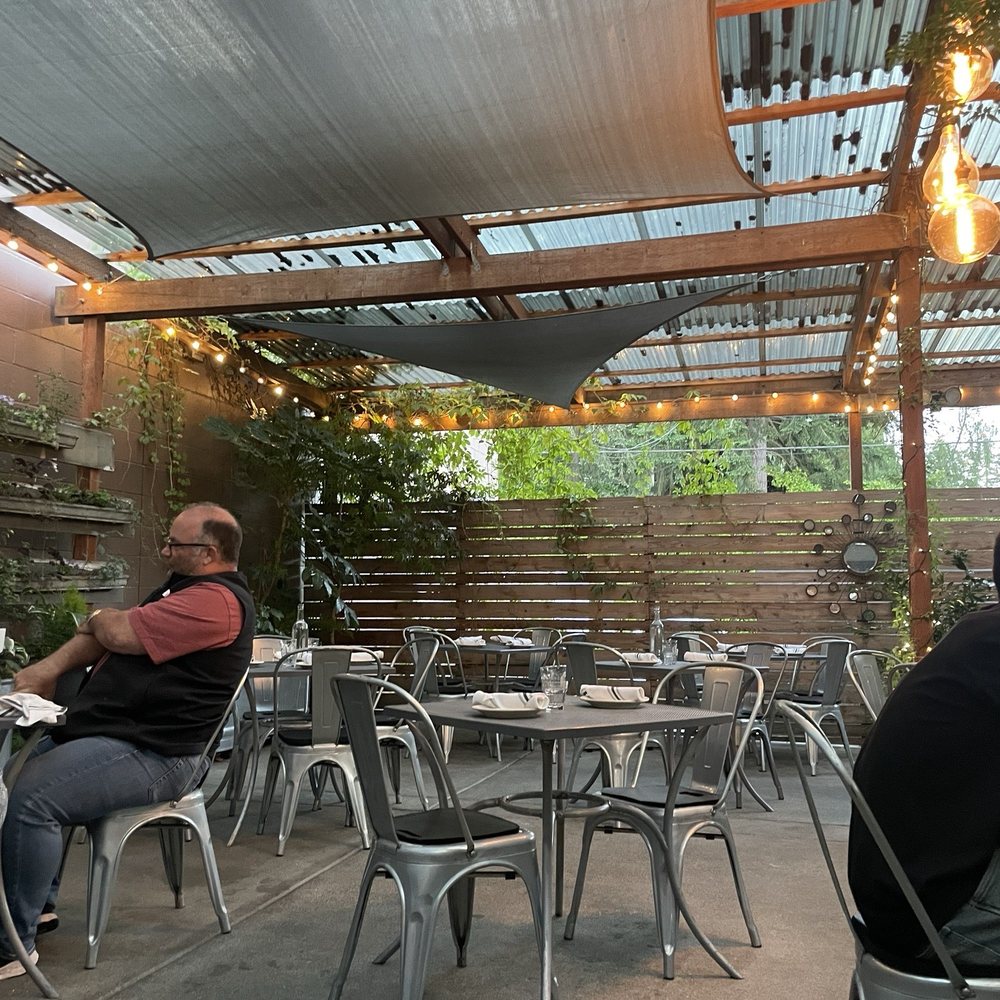 Five Restaurant Bistro - Comfortable patio - Seafood Near Me - Edmonds, Washington