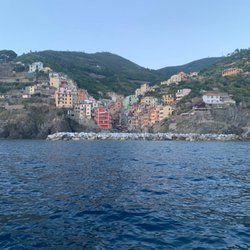 Enjoy Cinque Terre - Beautiful views from the sunset boat tour