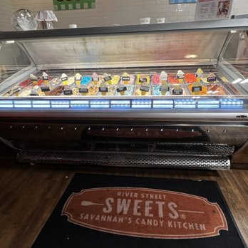 River Street Sweets - Ice cream and gelato. - Candy Stores Near Me - Atlanta, Georgia