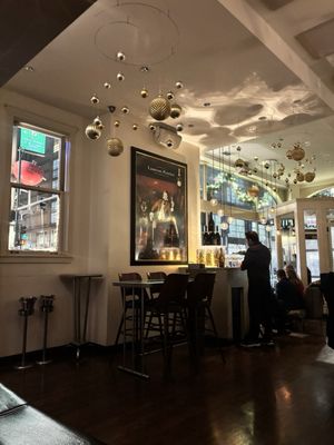 Pops for Champagne by null