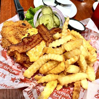 Jefferson's - Chicken sandwich with bacon, no double dip - New American Near Me - Hoover, Alabama