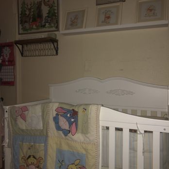 Kids Double Time - Final transformation. Crib and Winnie Pooh Bedding Set with pictures frames included. - Used, Vintage & Consignment Near Me - Redondo Beach, California
