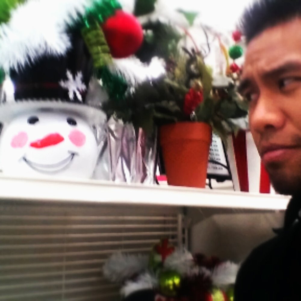 Me and Olaf. #CanYouBuild #SnowMan Me and Olaf. #CanYouBuild #SnowMan