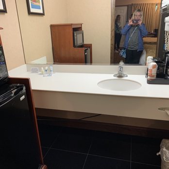 Clarion Hotel Beachfront - Sink, fridge, microwave. - Hotels Near Me - Mackinaw City, Michigan