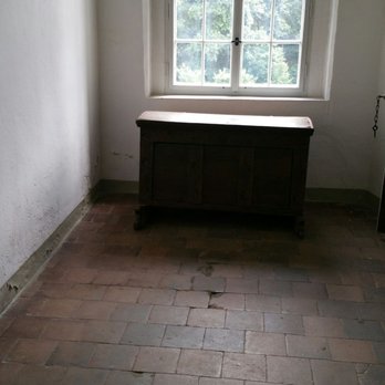 Schloss Nossen - Antike Kommode - Museums Near Me - Nossen, SN