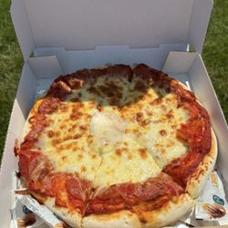 The Great Plains Sauce & Dough - New Orleans crust pepperoni pizza