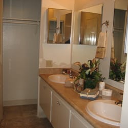 Shoreline Apartments - Spacious Bathroom for 2-bedroom with lots of closet!