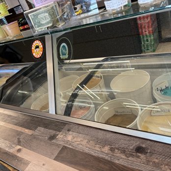 Heladeria El Grito - Variedad - Ice Cream & Frozen Yogurt Near Me - San Juan, Puerto Rico