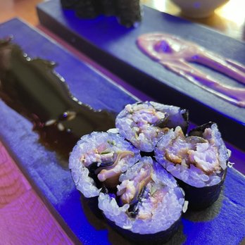 Lucky Robot Restaurant - Unagi Maki - Sushi Bars Near Me - Austin, Texas
