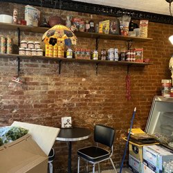 Regina's Grocery
