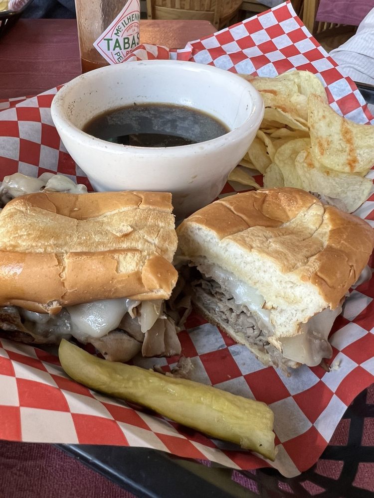 Lisa's Sandwich Den