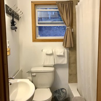 Knotty Pine Cottages - Cottage 4 - Hotels Near Me - Ingonish Beach, Nova Scotia