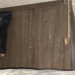 Grand Canyon RV Glamping - Aging and not repaired cabinets in rv