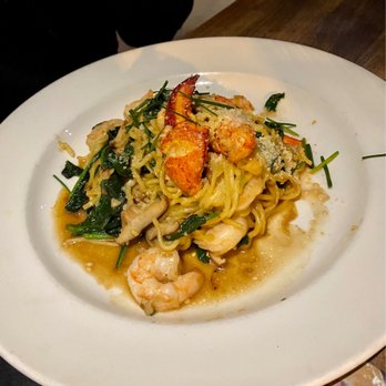 Yard House - Lobster Garlic Noodles - New American Near Me - Virginia Beach, Virginia Yard House - Lobster Garlic Noodles - New American Near Me - Virginia Beach, Virginia