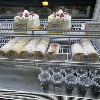Nagomi Cake House - Displace cakes & rolls - Patisserie/Cake Shop Near Me - Gardena, California Nagomi Cake House - Displace cakes & rolls - Patisserie/Cake Shop Near Me - Gardena, California