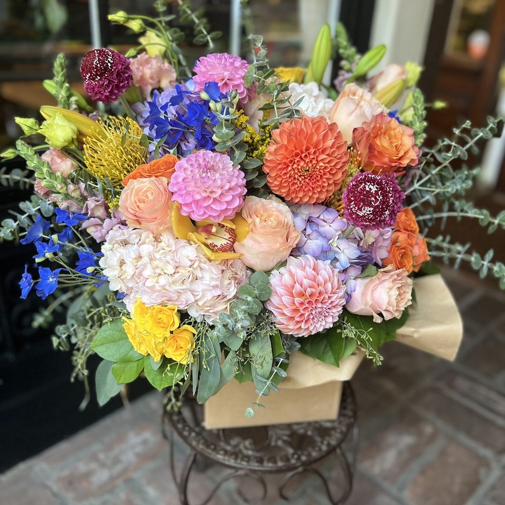 Brad Larsen Florals - Birthday Arrangement - Florists Near Me - Pasadena, California Brad Larsen Florals - Birthday Arrangement - Florists Near Me - Pasadena, California