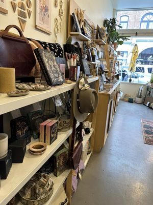 Howl Mercantile & Coffee by null