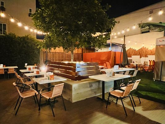 Una Mas on Adams by null