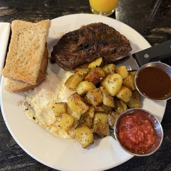 Matt's Big Breakfast - Steak and eggs - Breakfast & Brunch Near Me - Phoenix, Arizona