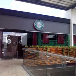 McCarthy's Mangus - Fachada de Mc Carthy's ubicado en plaza mangus.