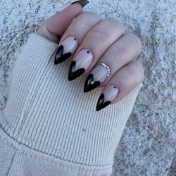 Blossom Hair & Nails - Valentine's Day nails